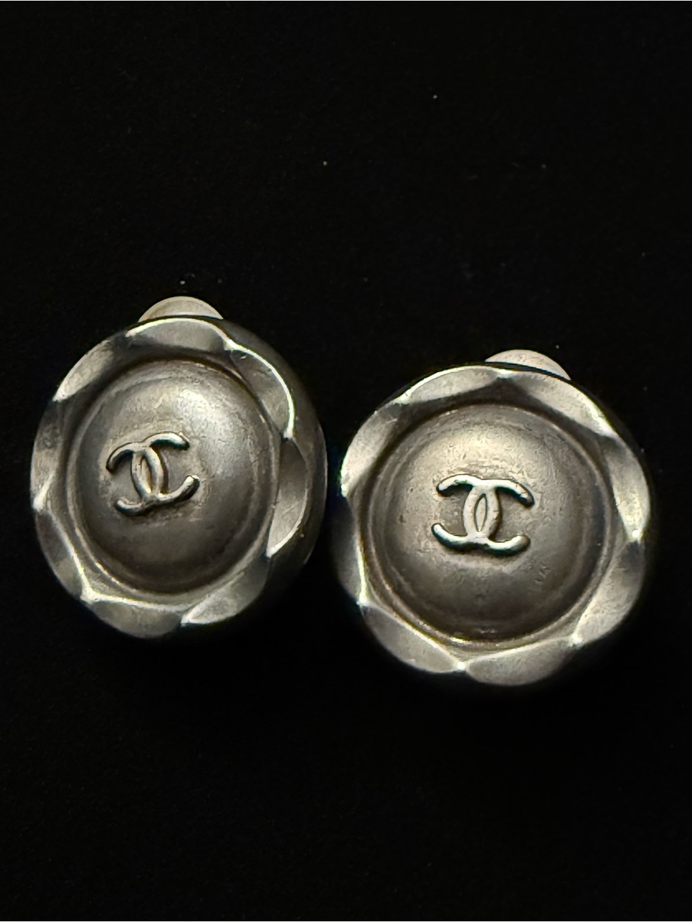 Chanel 96A Vintage Gunmetal CC Round Clip On Earrings 1996